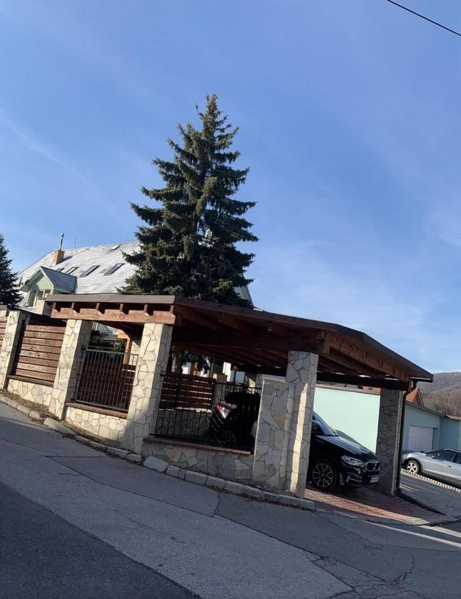 Haskova With 3 Bedrooms Holiday home Banska Bystrica